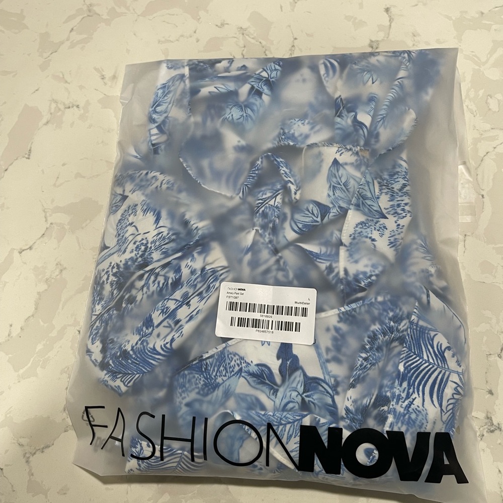 FASHION NOVA CROP TOP & Ruffle Skirt Set - Picture 6 of 11